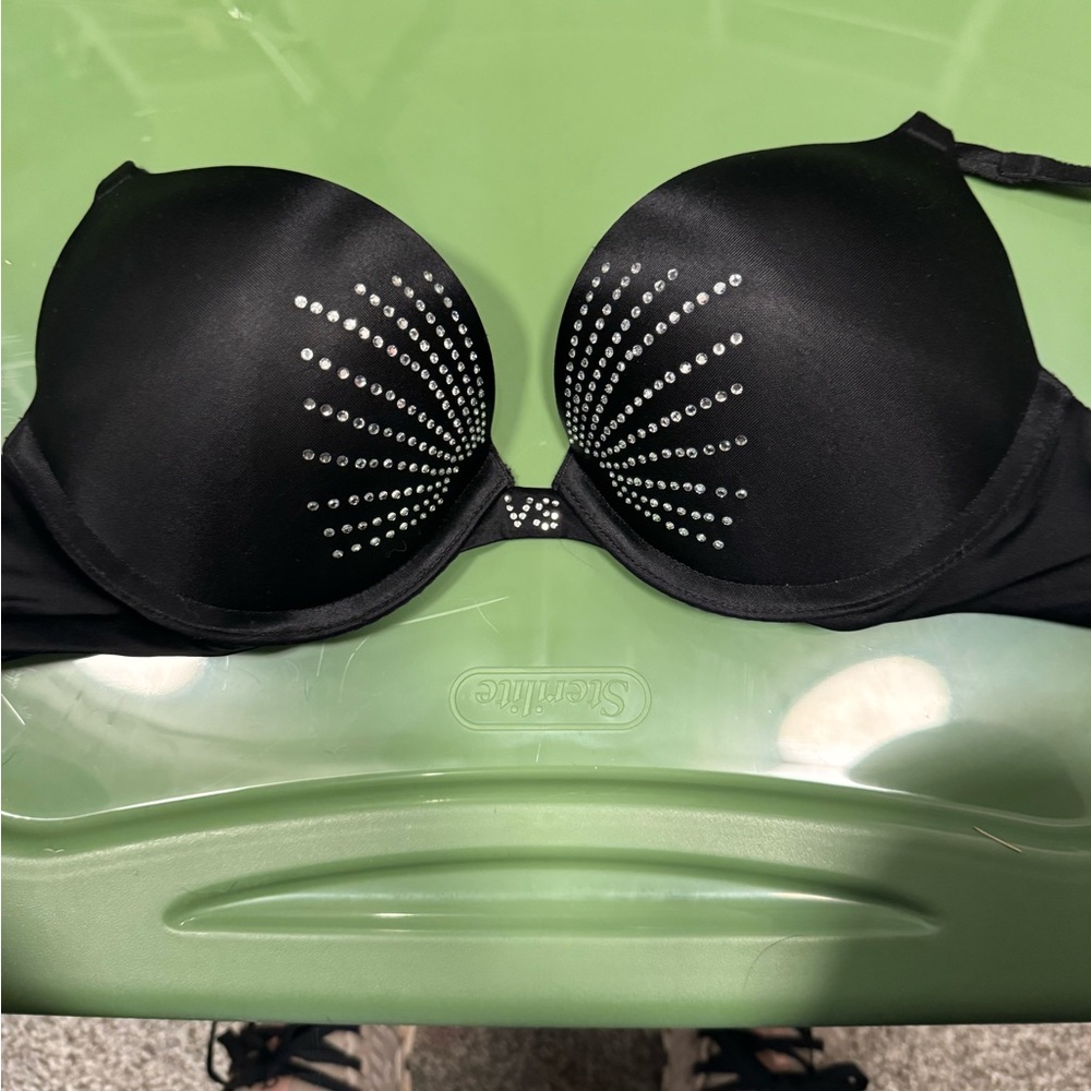 Victoria secret miraculous plunge 34 A black with rhinestone
